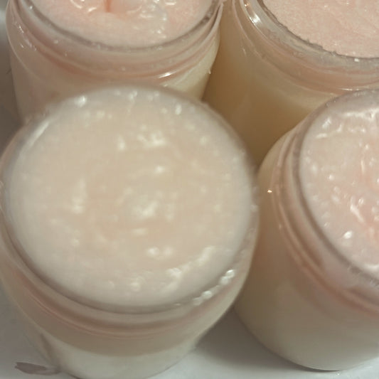 Edible exfoliating lip scrub